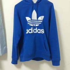 adidasパーカーのサムネイル
