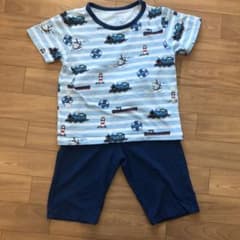 E様専用☆ユニクロ トーマス パジャマ　デニムパンツのサムネイル