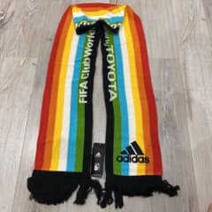adidasマフラーのサムネイル