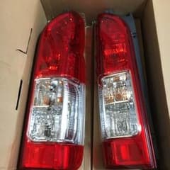 ハイエース 純正 テールランプのサムネイル