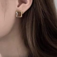 韓国風 スクエア ピアス ゴールド ブラウン 大人かわいい シンプル レディース