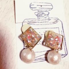 ハンドメイドイヤリングのサムネイル