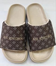 AIR JORDAN ジョーダン ソフィア サンダルのサムネイル