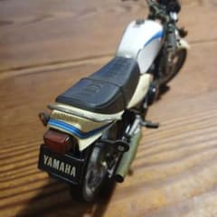 B*O様 YAMAHA RZ350 オートバイ金属製モデルのサムネイル