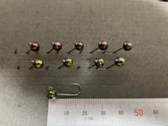 タングステンジグヘッド　約1.4g 赤ラメ&金ラメ　各5個のサムネイル