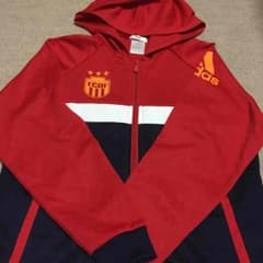 adidas パーカー 160 値下げしました！のサムネイル