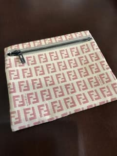 kosma様専用★FENDI ポーチ フェンディのサムネイル