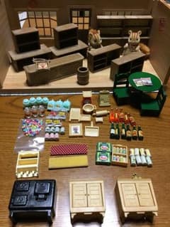 【mitsouko様専用】シルバニア 初期 雑貨屋 +αのサムネイル