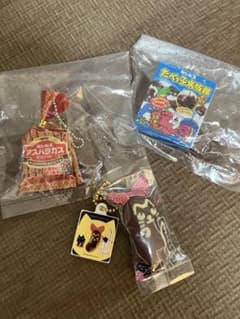 ギンビスアスパラガス、たべっこ水族館、東京ばな奈ミニチュアチャーム3個セットのサムネイル