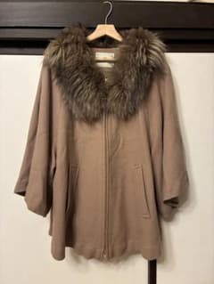 GRACE CONTINENTAL ベージュポンチョ・ケープコートのサムネイル