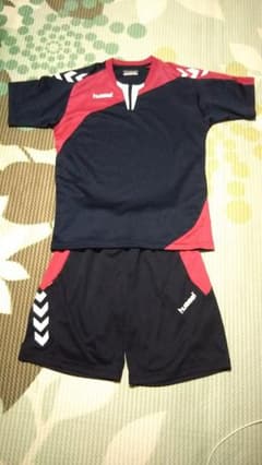 hummel 子供服上下セット140のサムネイル