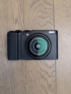 FUJIFILM X100 コンパクトデジタルカメラのサムネイル