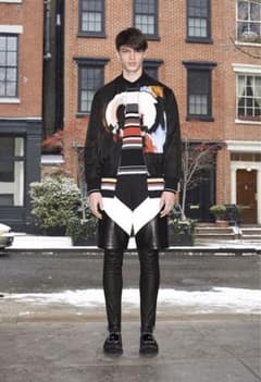 givenchy tシャツのサムネイル