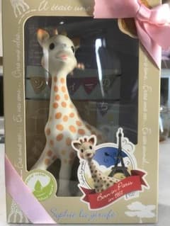 キリンのソフィーのサムネイル