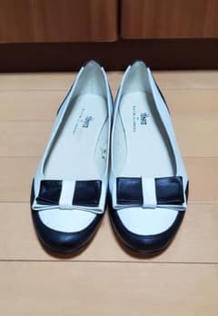 La TENACE ビュルデサボンフラットパンプスバレエシューズのサムネイル