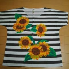 花柄Tシャツのサムネイル