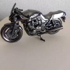 SUZUKI GSX1100S KATANA 1/16スケールモデル　①のサムネイル