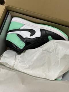 Nike Air Jordan 1 High OG "Green Glow"のサムネイル
