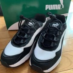 PUMA スニーカーのサムネイル