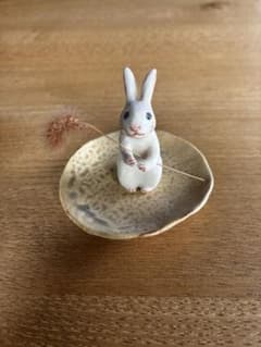 ほぼ新品】うさぎの陶器置物 小皿セット / 京焼・ふじもとふみえ作品