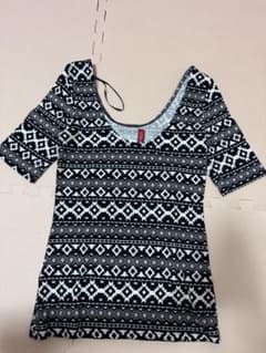 H&M DIVIDED 五分袖カットソー モノトーン柄 XSのサムネイル