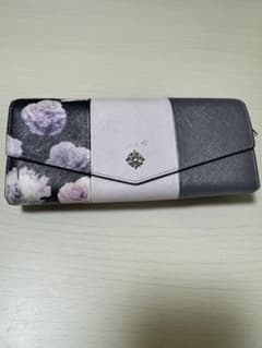 【美品】Luria4℃ 長財布のサムネイル