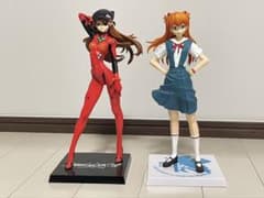 エヴァンゲリオンアスカフィギュア2個セット♪のサムネイル