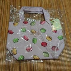 新品未使用LADUREEミニバッグ   マカロンピンクのサムネイル