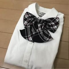 白 ブラウス  リボン付きのサムネイル