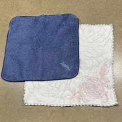 YSL】イヴ・サンローラン タオルハンカチ 2枚セット バラ 青 白 - メルカリ