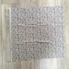 リバティ　はぎれ　チャイブ　あずきミルクのサムネイル