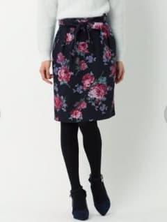最終値下げ ☆ ミッシュマッシュ  花柄スカート ☆ 36サイズのサムネイル