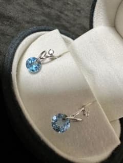 K14WG .スカイブルートパーズ. ダイアモンドピアス K14WG .スカイブルートパーズ. ダイアモンドピアス - メルカリ