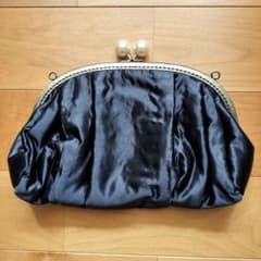 黒 サテン パーティーバッグ パール付きのサムネイル