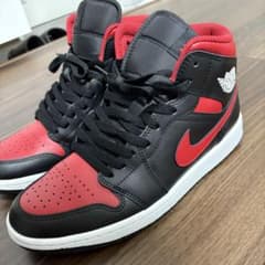 Air Jordan1 MIDスニーカー ブラック/レッドのサムネイル