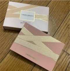 プリマ バレリーナ ミニ アイシャドウ パレットのサムネイル