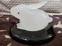 ウサギ ガラス製 置物 白色のサムネイル