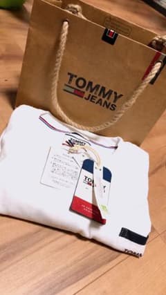 TOMMYJEANSのサムネイル