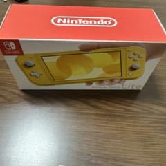 Nintendo Switch Lite 未使用、未開封　イエローのサムネイル