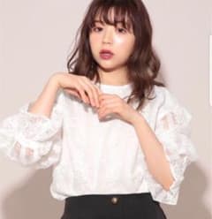アプレジュール   総レースホワイトトップスのサムネイル