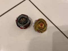 ベイブレードバースト　ベリアル　金色　フルアーマー