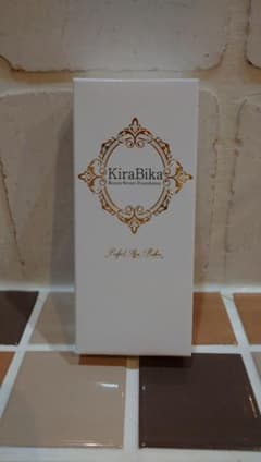 【新品未使用】きらびかファンデーション ライトオークルのサムネイル