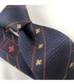グッチ　GUCCI ネクタイ　蜂　BEE ネイビー　紺色のサムネイル