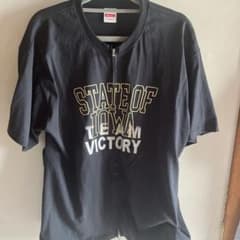 niko and... STATE OF IOWA ジップTシャツのサムネイル