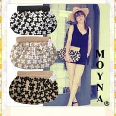 大人気！MOYNA  クラッチバッグのサムネイル