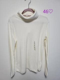 新品 UNIQLOタートルネックのサムネイル