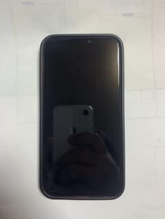 Apple iPhone 11 (赤, 128GB)のサムネイル