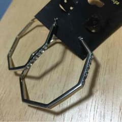 新品ピアスのサムネイル