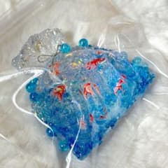 水袋　jammyjemsquishy キラキラ先生　スクイーズ jammyjem キラキラ先生 金魚 水袋 スクイーズ - メルカリ