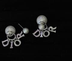 Dior ロゴ パール ピアスのサムネイル